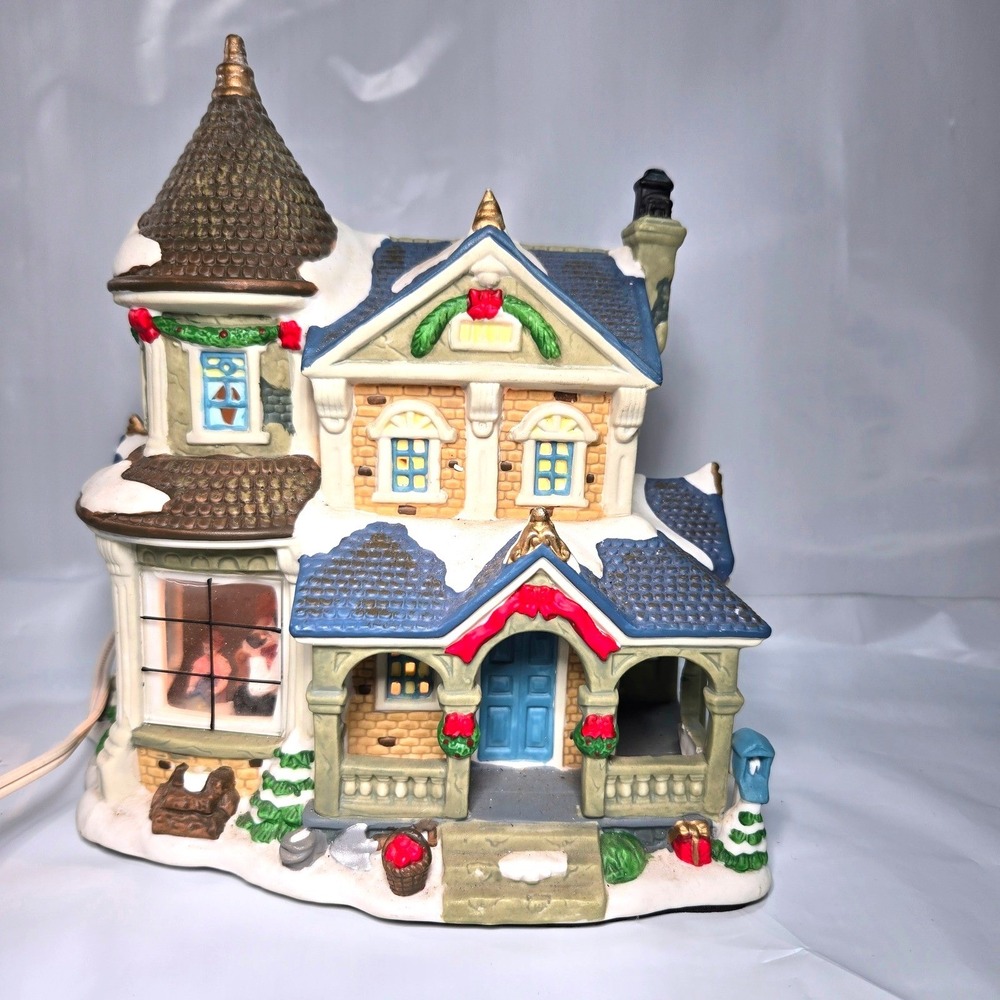 Vintage Towne Collection 2003 Cameron House Christmas Village Lighted House